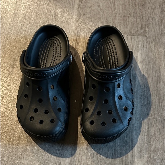 CROCS Classic Black Clogs - Picture 1 of 8